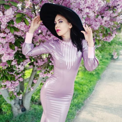 Galeriebild 2 von Lady Cora Champaign