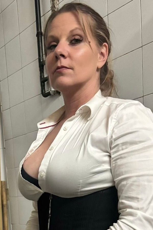 Profilbild von Mistress Henriette
