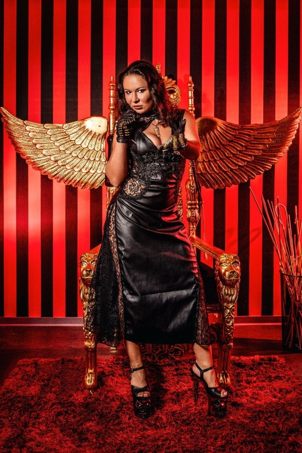 Profilbild von Ella Narcotic